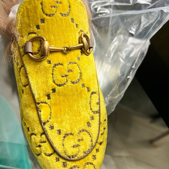 Gucci Yellow Fur-Lined Loafers - Picture 3 of 8